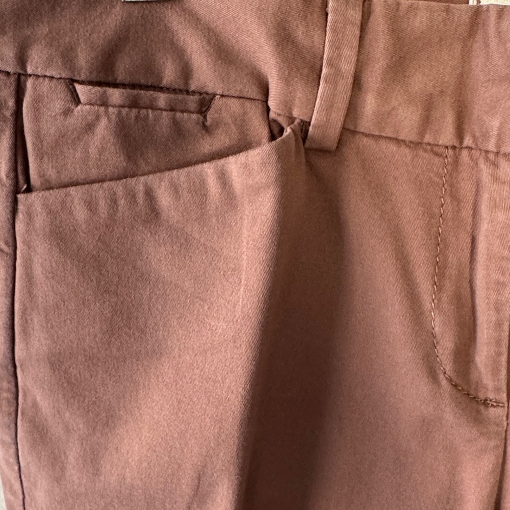 Bundle of 3 Ann Taylor Loft Capris Pants in Mauve Taupe, Cream, and Navy - Picture 5 of 16